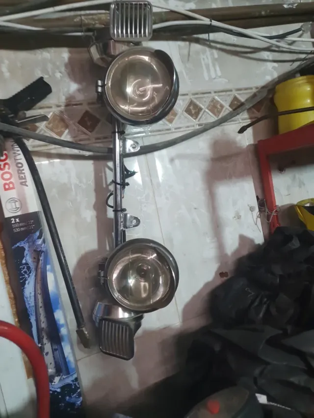 Faros moto custom cromados y bocinas cromados