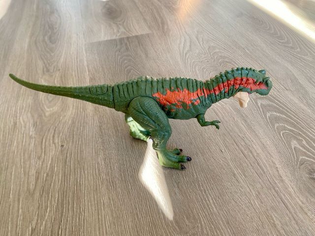 Juguete Dinosaurio Verde con Rojo Albertosaurio