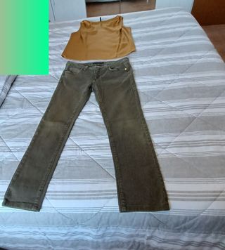 Top giallo senape e jeans verde oliva