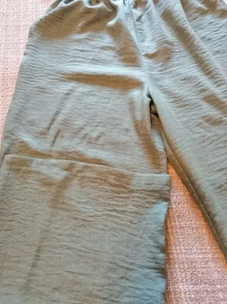 Conjunto chaleco y pantalón verde