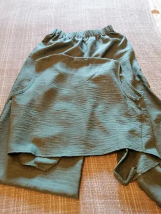 Conjunto chaleco y pantalón verde