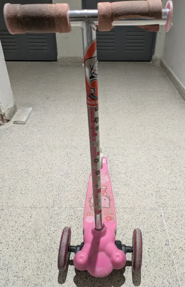 Patinete infantil 3 ruedas Hello Kitty rosa