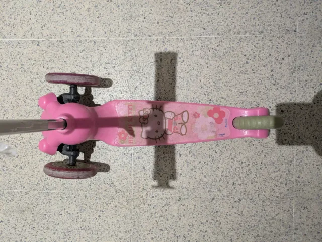 Patinete infantil 3 ruedas Hello Kitty rosa