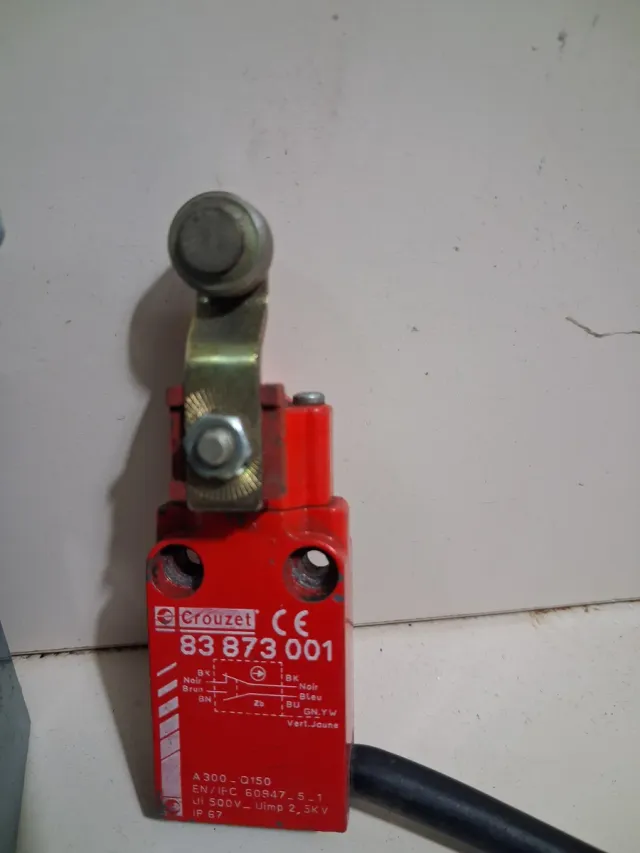 Final de Carrera Telemecanique XCK-J