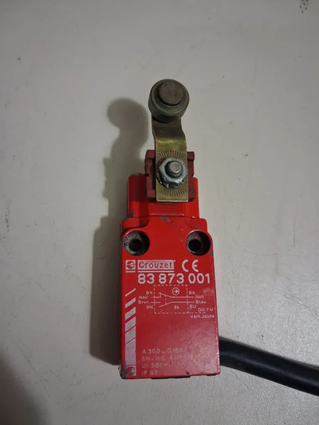 Final de Carrera Telemecanique XCK-J