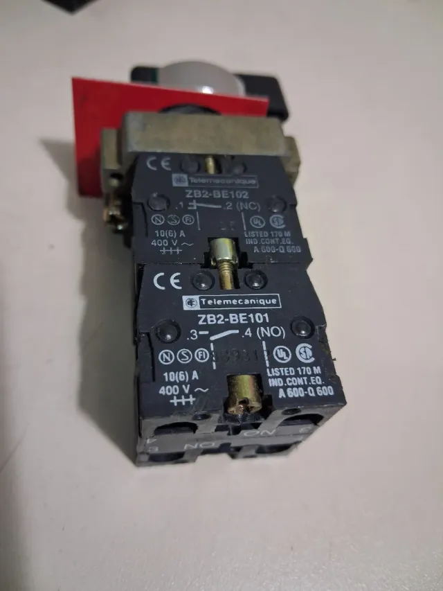 Interruptor Selector y Lámparas Verdes