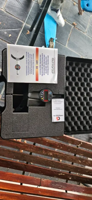 Medidor de radio. Arquimetro. Medidor de arco.