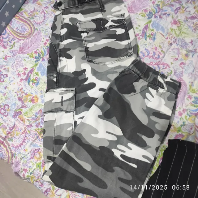 Lote 3 pantalones Bershka, Stradivarius, Pull&Bear