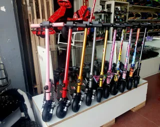 Patinete eléctrico varios colores