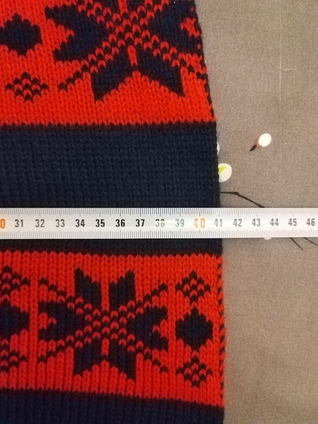 Bufanda de punto rojo y azul Pull and Bear