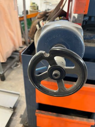 Tronzadora de disco semiautomática para metal