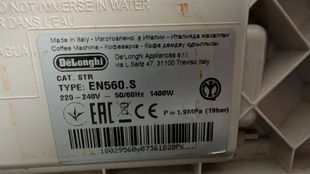 Cafetera cápsulas Nespresso DeLonghi Lattissima To