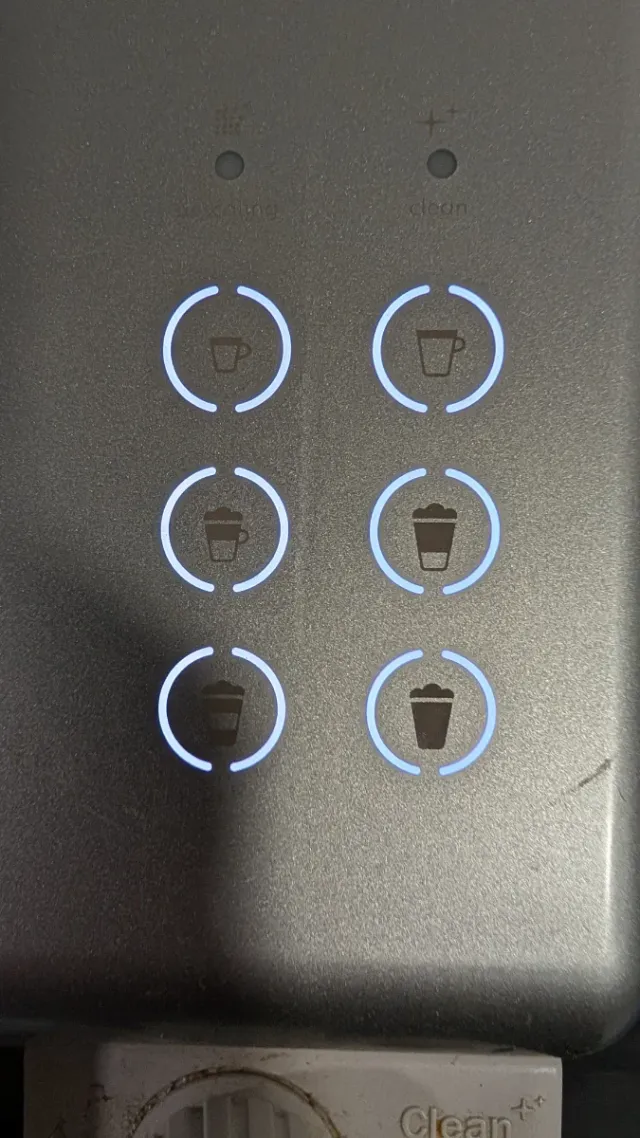 Cafetera cápsulas Nespresso DeLonghi Lattissima To