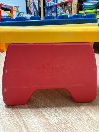 Tavolino attività per bambini