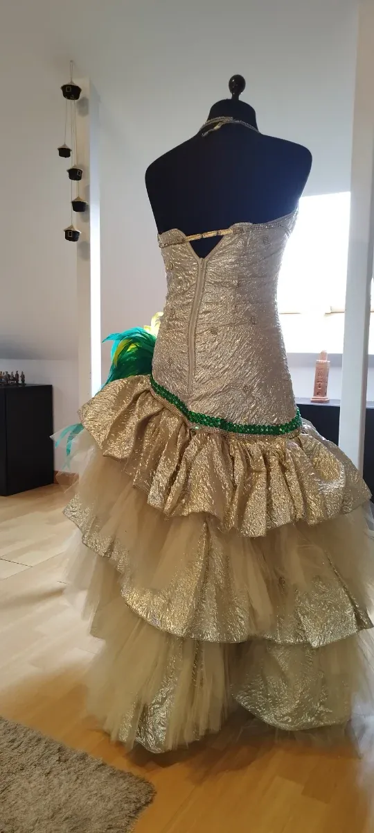 Traje Drag Queen Brasileño