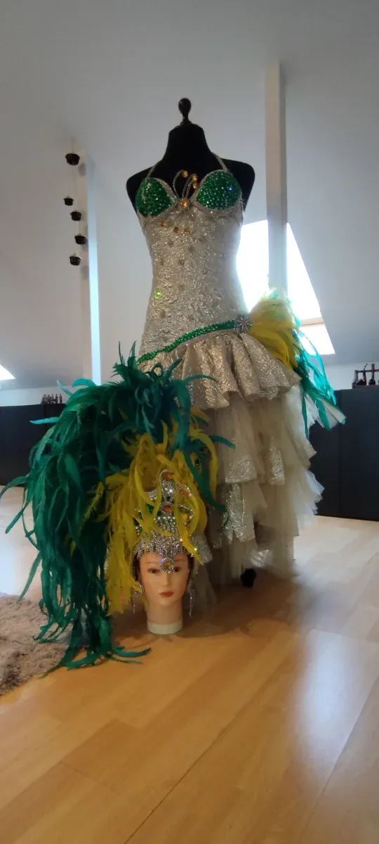 Traje Drag Queen Brasileño