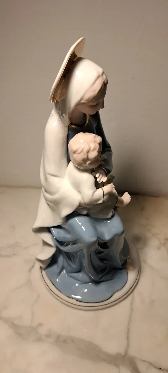 Virgen con Niño Jesús