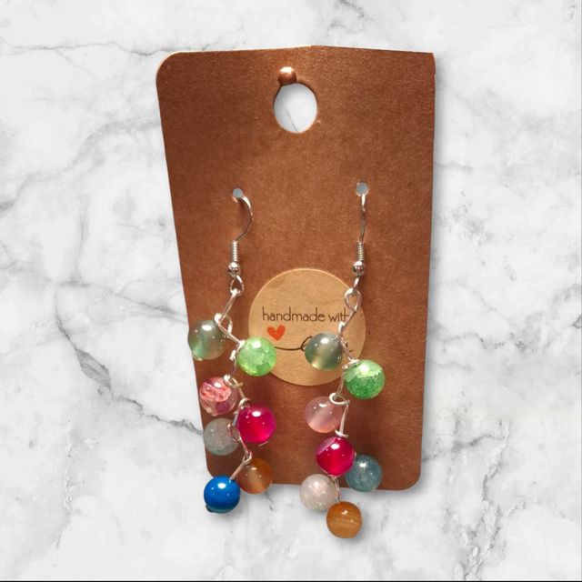 Orecchini e bracciali fatti a mano