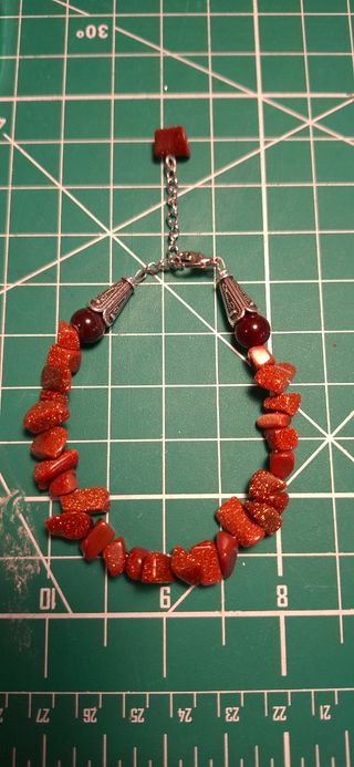 Orecchini e bracciali fatti a mano