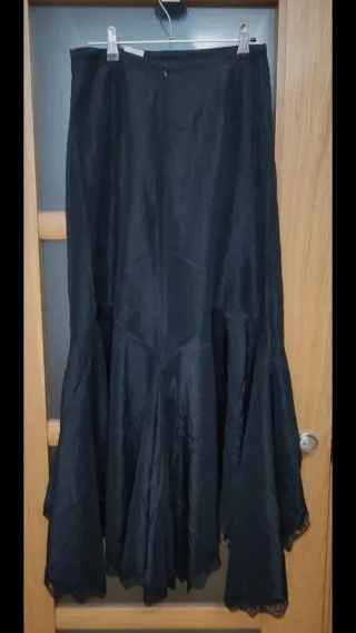 Corpiño y falda negro y blanco