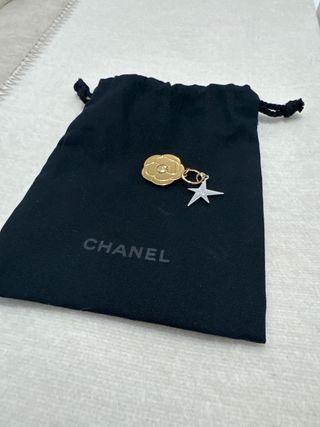 Charm Chanel Flor y Estrella