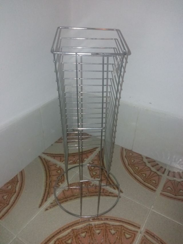 Torre para CDs.