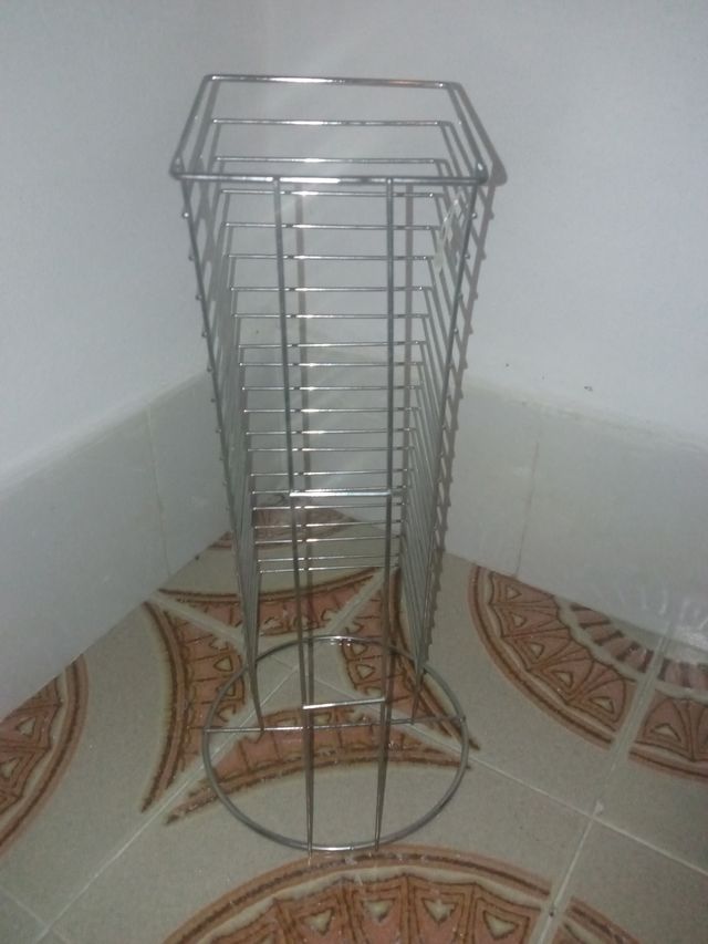 Torre para CDs.