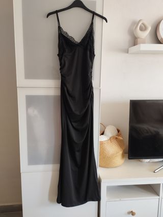 Vestido de fiesta negro con encaje