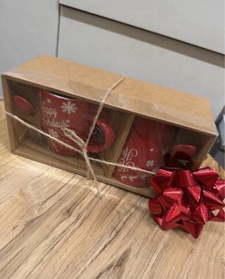 Set 2 tazzoni Happy Holidays con cucchiaini