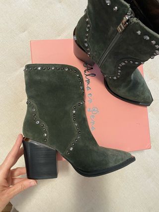 Botines Alma en Pena Verdes Tachuelas Tacón