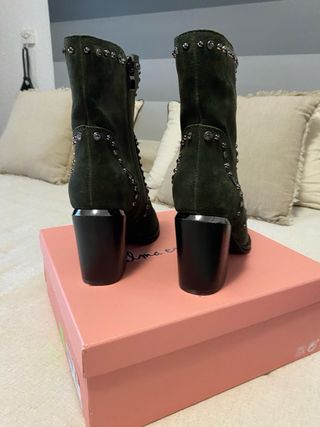 Botines Alma en Pena Verdes Tachuelas Tacón