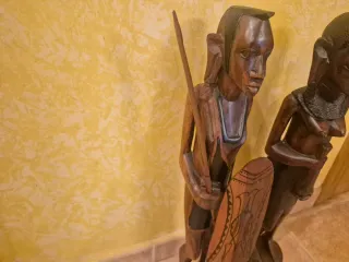 Figuras Étnicas Madera Tallada