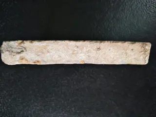 Azulejo antiguo medieval azul y blanco