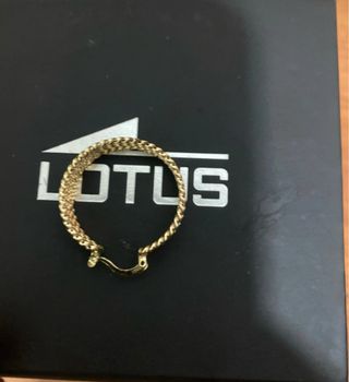 Pendiente Aro Lotus Dorado Trenzado