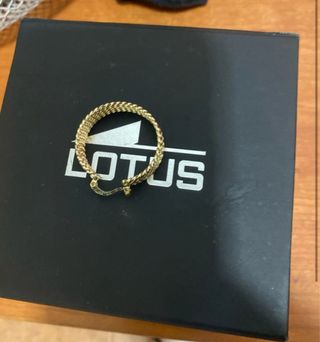 Pendiente Aro Lotus Dorado Trenzado