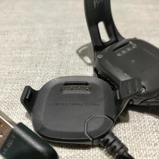 Reloj Garmin Forerunner 10 Negro/Rojo.