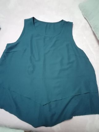 Maglia mezza manica nera con fiori