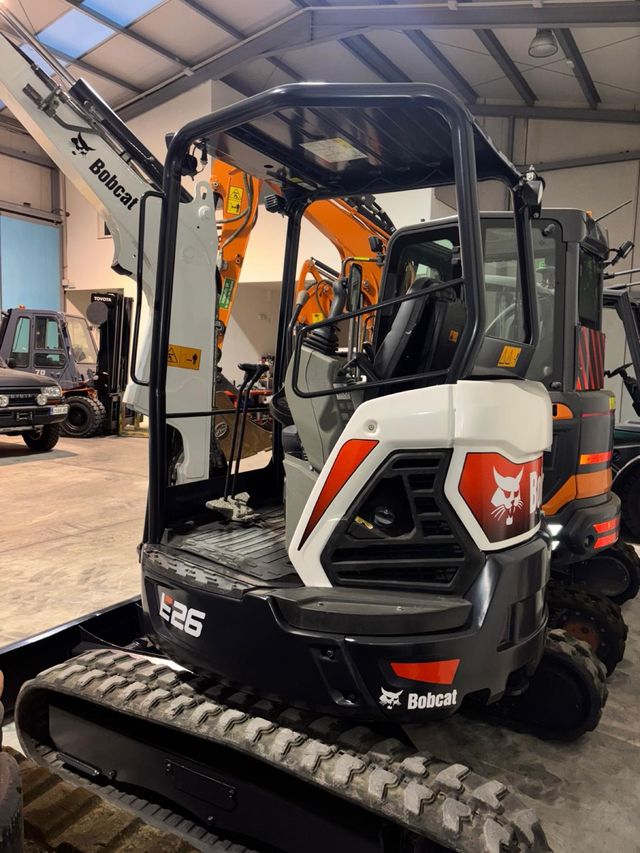 Excavadora Bobcat E26