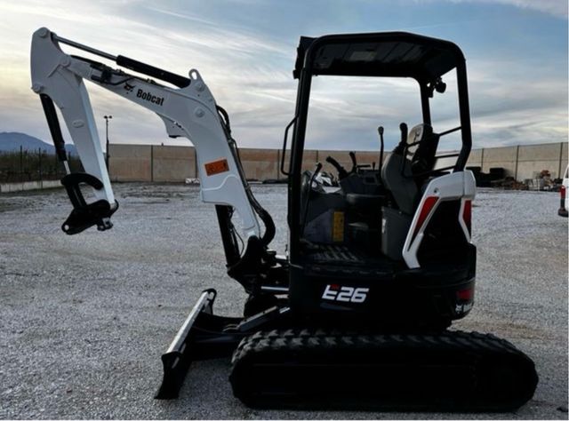 Excavadora Bobcat E26