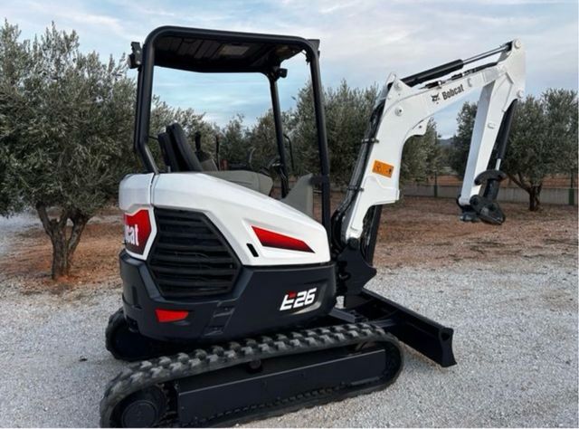 Excavadora Bobcat E26