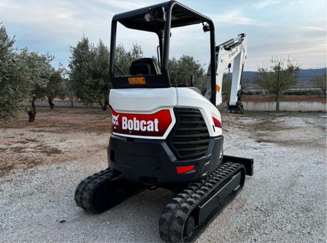 Excavadora Bobcat E26