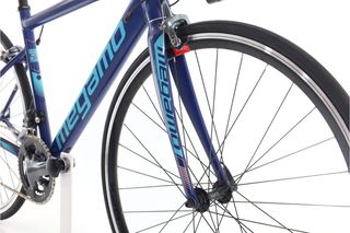 Megamo R10 (carretera) t.  Reacondicionada