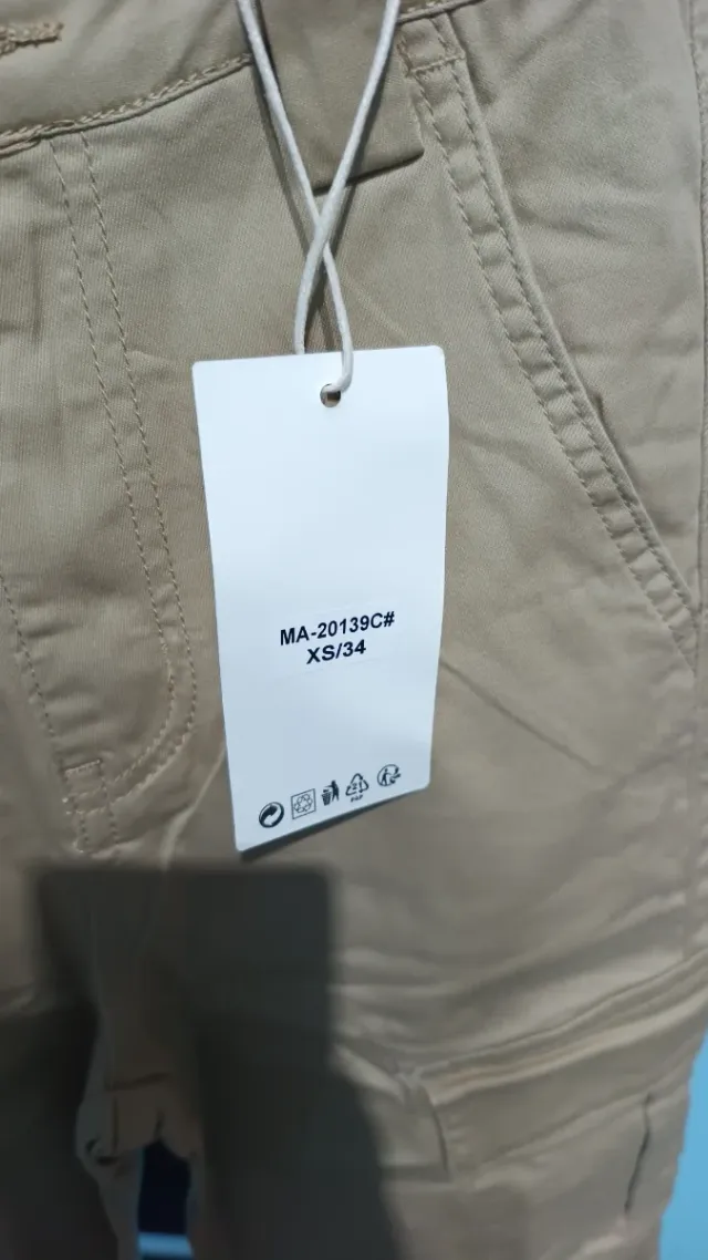 Pantalón cargo beige talla XXS