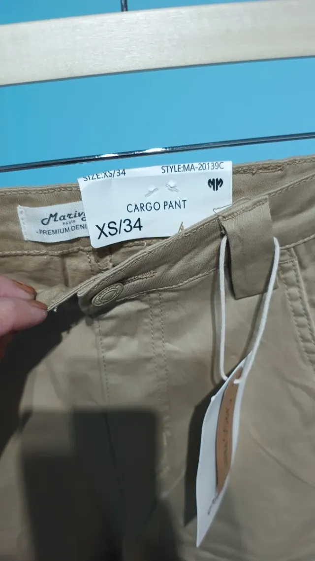 Pantalón cargo beige talla XXS