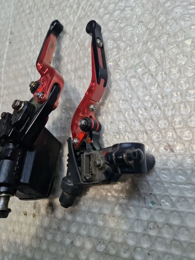 Conjunto Bombas Freno y Embrague Suzuki Bandit