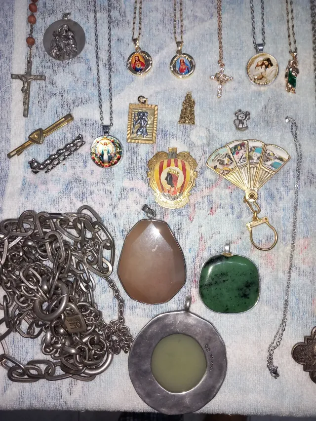 Lotto di gioielli e bijoux: collane, bracciali, anelli