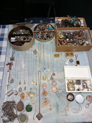 Lote Joyas Bisutería Collares Pulseras Anillos