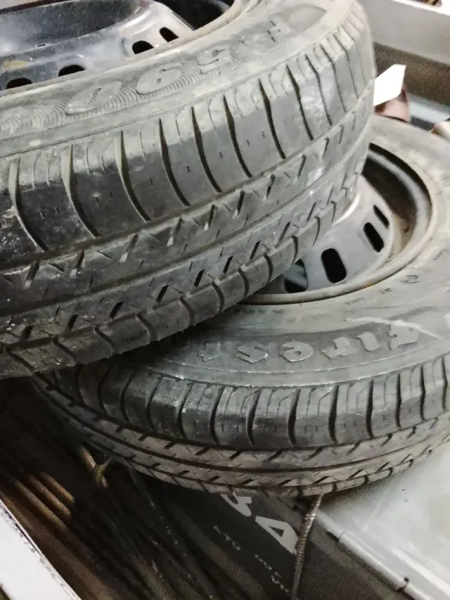 Dos ruedas 155/80R13 79T