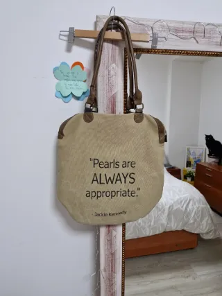 Bolso shopper Pearls are ALWAYS appropriate