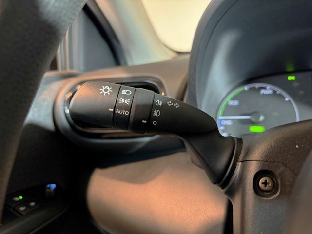 Toyota Yaris 1.5 120H Business Plus